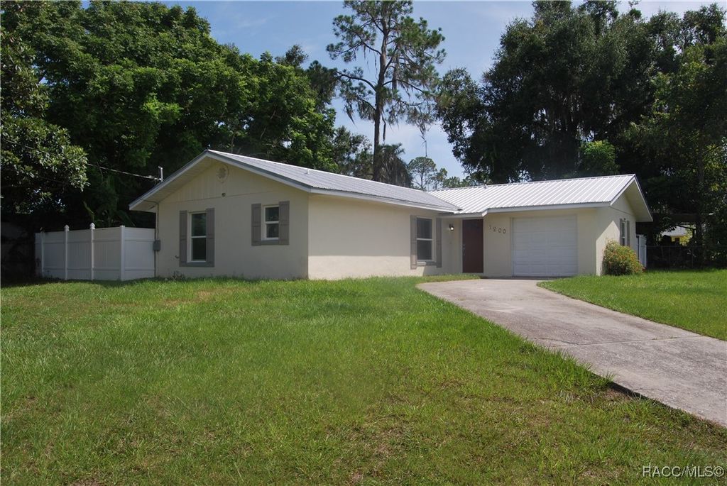 1200 Claymore Street, Inverness, FL 34450