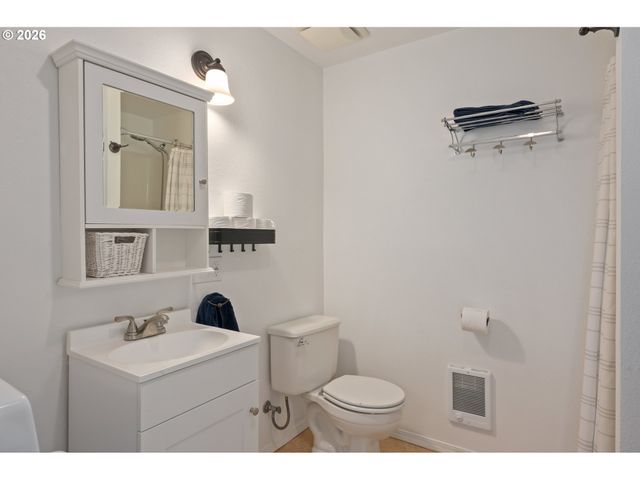 2267 WILLONA Dr, Eugene, OR 97408