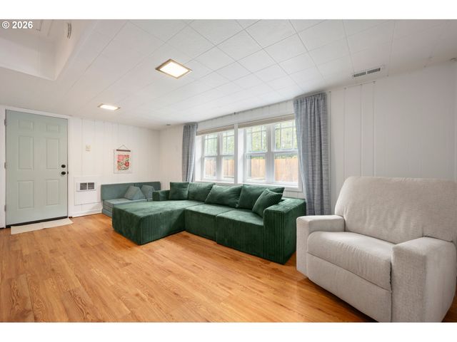 2267 WILLONA Dr, Eugene, OR 97408