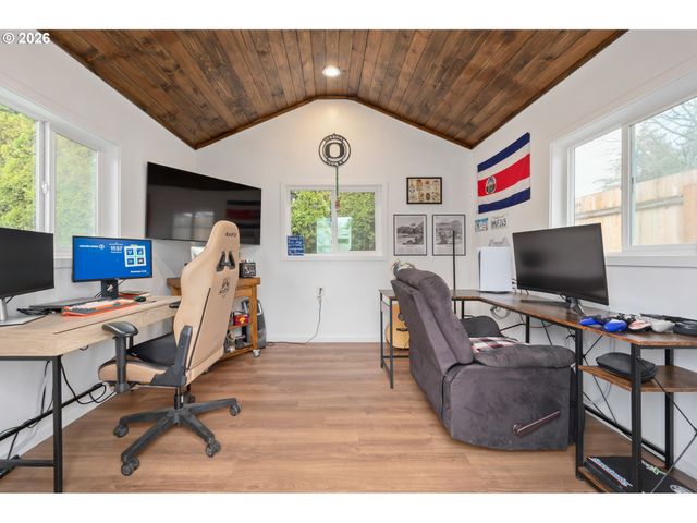 2267 WILLONA Dr, Eugene, OR 97408