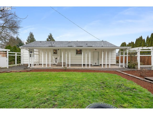 2267 WILLONA Dr, Eugene, OR 97408