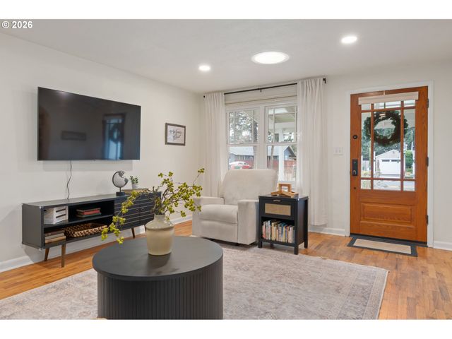 2267 WILLONA Dr, Eugene, OR 97408