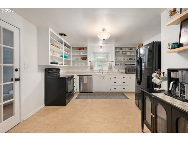 2267 WILLONA Dr, Eugene, OR 97408