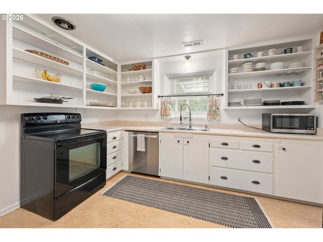 2267 WILLONA Dr, Eugene, OR 97408