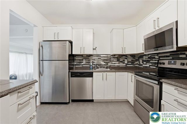1445 Exeter Road, Salisbury Twp, PA 18103