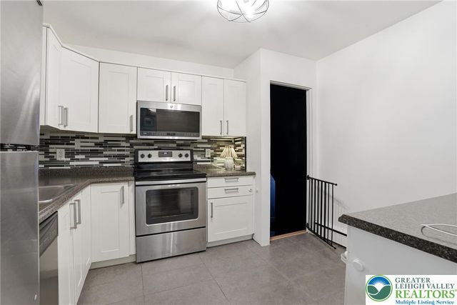 1445 Exeter Road, Salisbury Twp, PA 18103