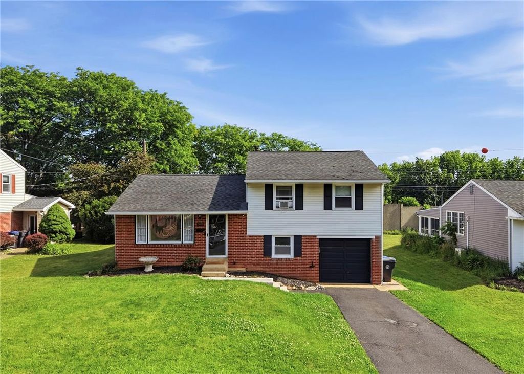 1445 Exeter Road, Salisbury Twp, PA 18103