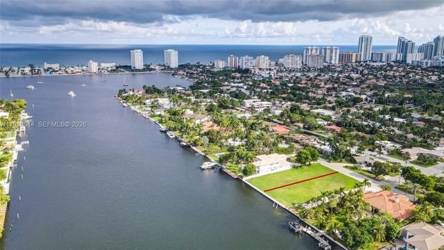 1051 S Southlake Dr, Hollywood, FL 33019