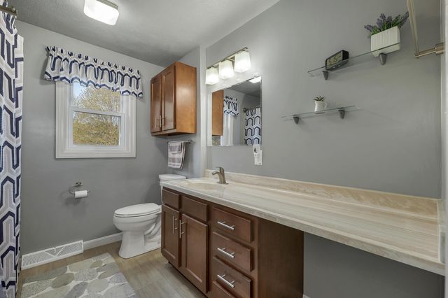 23 Woodward Road, Merrimack, NH 03054