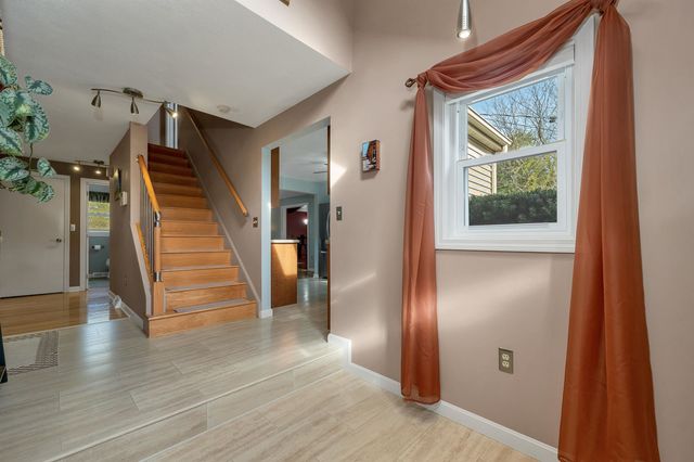23 Woodward Road, Merrimack, NH 03054