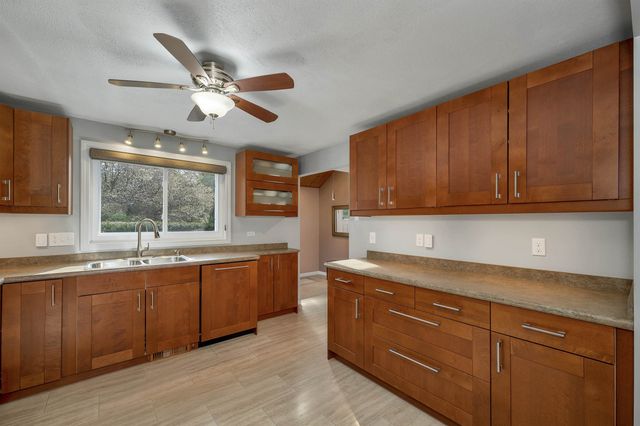 23 Woodward Road, Merrimack, NH 03054