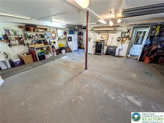 1731 Howell Road, Lower Mt Bethel Twp, PA 18040
