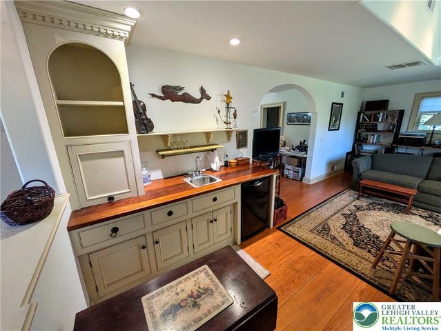 1731 Howell Road, Lower Mt Bethel Twp, PA 18040