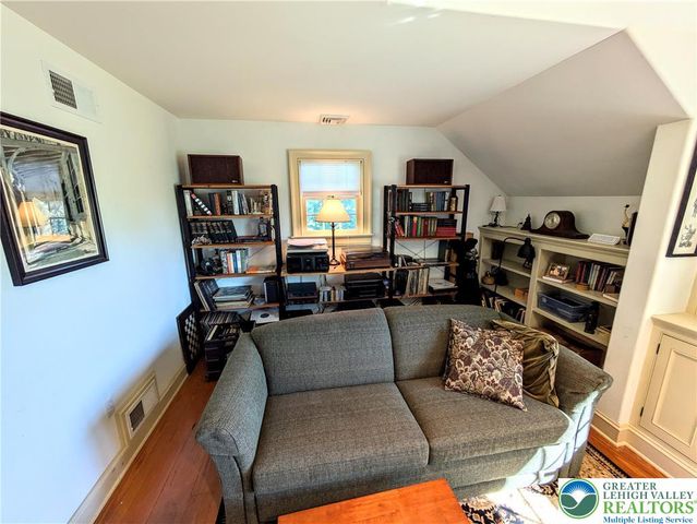 1731 Howell Road, Lower Mt Bethel Twp, PA 18040