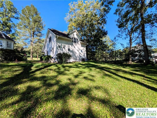 1731 Howell Road, Lower Mt Bethel Twp, PA 18040