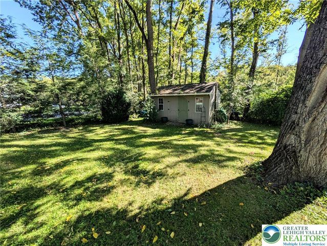 1731 Howell Road, Lower Mt Bethel Twp, PA 18040