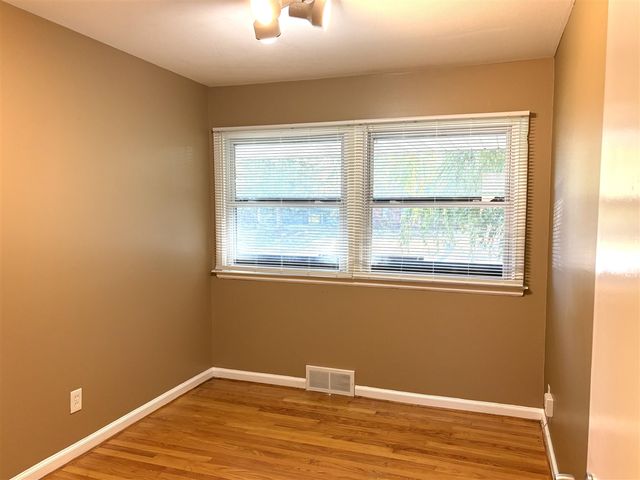 27160 Spring Arbor Drive, Southfield, MI 48076