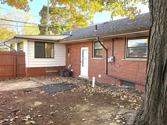 27160 Spring Arbor Drive, Southfield, MI 48076