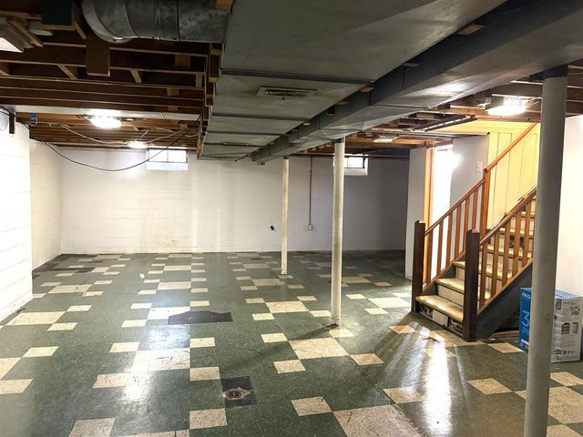 27160 Spring Arbor Drive, Southfield, MI 48076