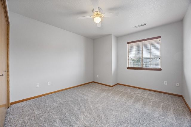 1490 Vandello Cir, North Liberty, IA 52317