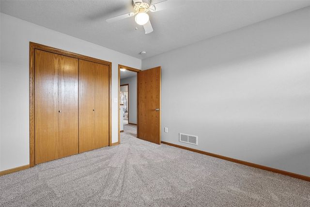 1490 Vandello Cir, North Liberty, IA 52317