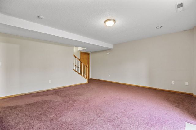 1490 Vandello Cir, North Liberty, IA 52317