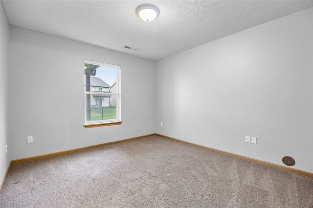 1490 Vandello Cir, North Liberty, IA 52317