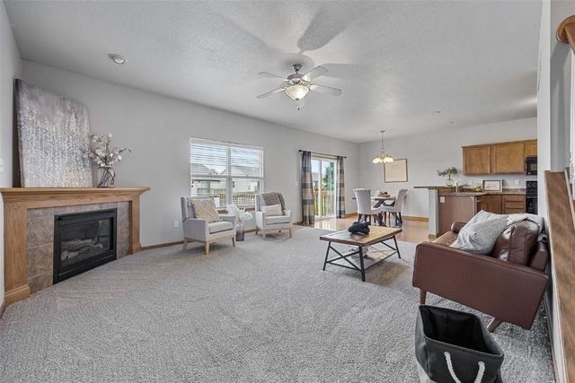 1490 Vandello Cir, North Liberty, IA 52317