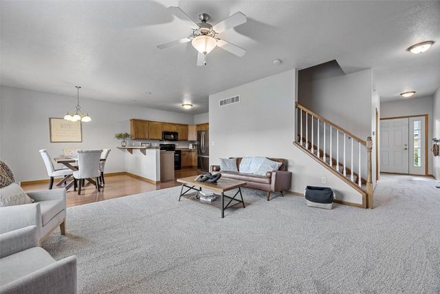 1490 Vandello Cir, North Liberty, IA 52317