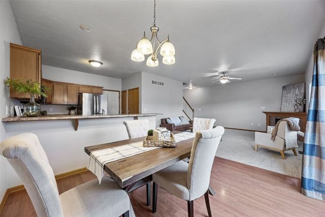 1490 Vandello Cir, North Liberty, IA 52317