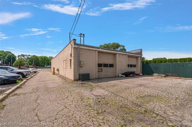 1357 S Gratiot Avenue, Clinton Township, MI 48036