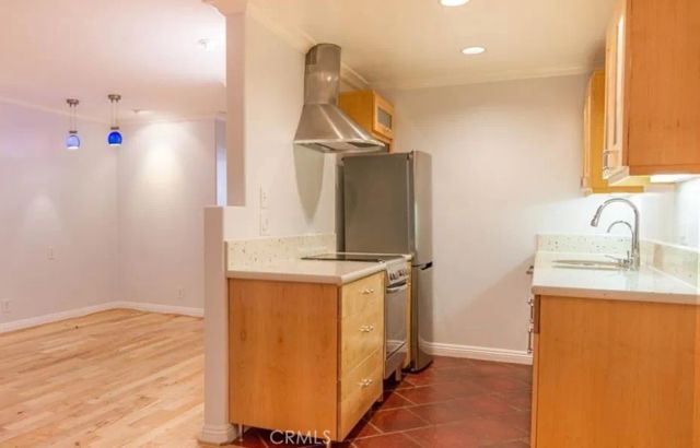 2311 4th 221, Santa Monica, CA 90405