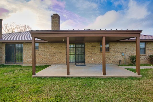 1506 Fm 2611, Cedar Lake, TX 77414