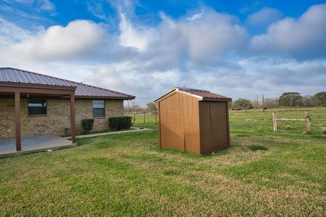 1506 Fm 2611, Cedar Lake, TX 77414