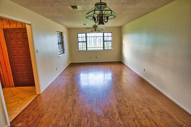 1506 Fm 2611, Cedar Lake, TX 77414