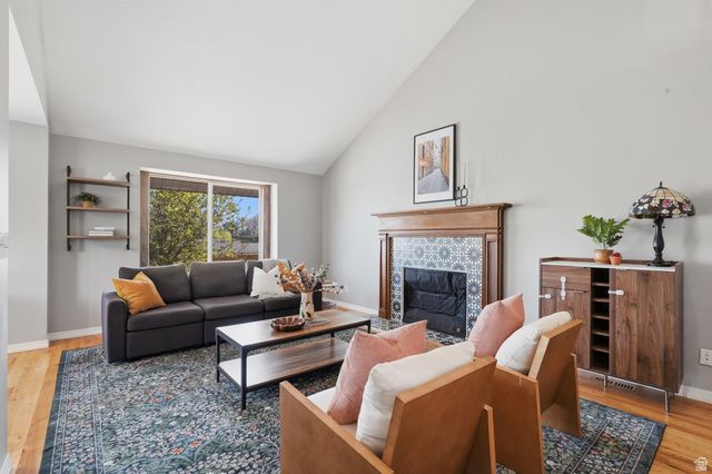 8377 S MEADOW GREEN WAY, West Jordan, UT 84088
