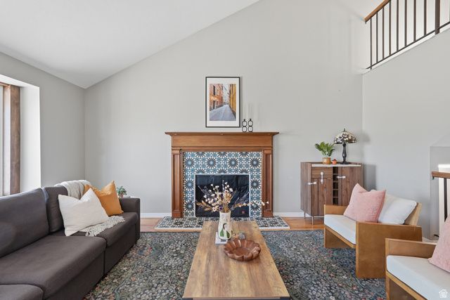 8377 S MEADOW GREEN WAY, West Jordan, UT 84088