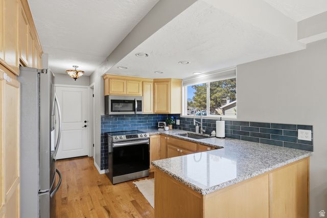 8377 S MEADOW GREEN WAY, West Jordan, UT 84088