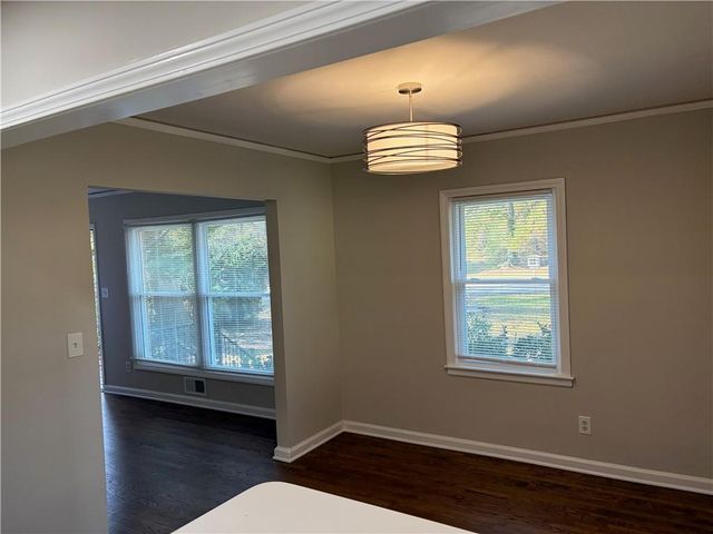 1990 S Columbia Place, Decatur, GA 30032