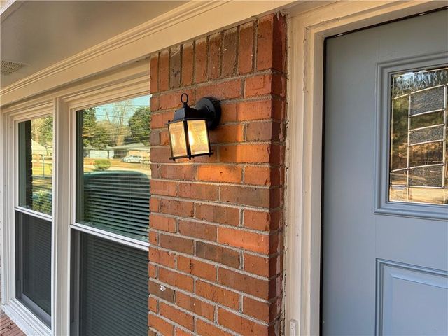 1990 S Columbia Place, Decatur, GA 30032