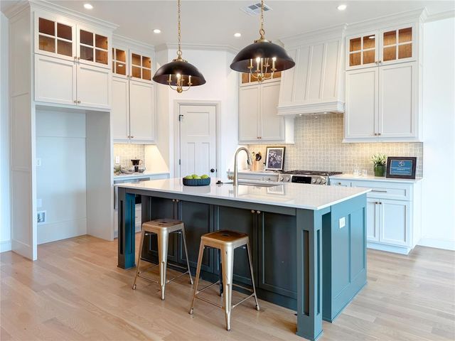 1724 Paseo Place, Edmond, OK 73034