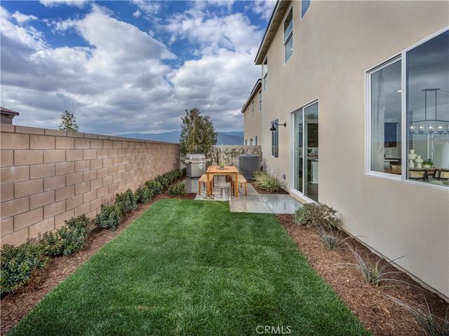 2003 Zest Street, Redlands, CA 92374