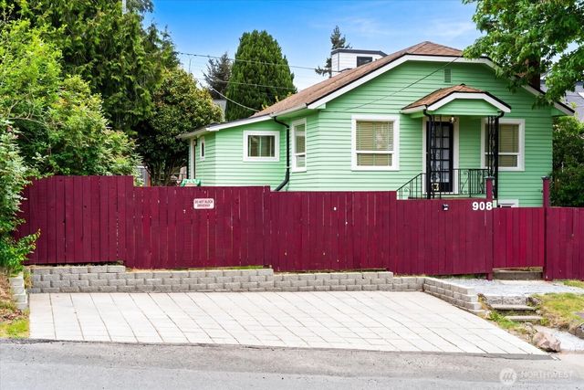 908 N 102nd, Seattle, WA 98133