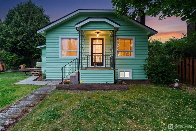 908 N 102nd, Seattle, WA 98133