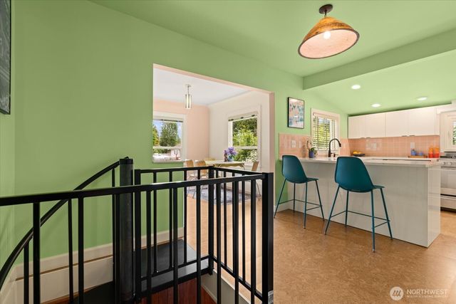 908 N 102nd, Seattle, WA 98133