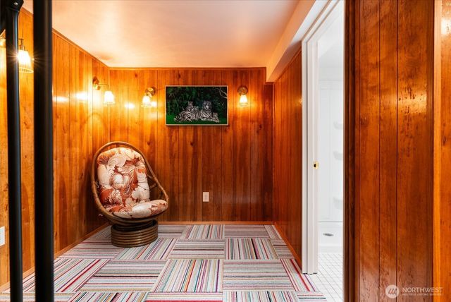 908 N 102nd, Seattle, WA 98133