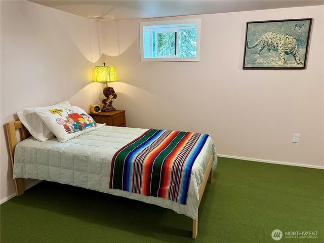 908 N 102nd, Seattle, WA 98133