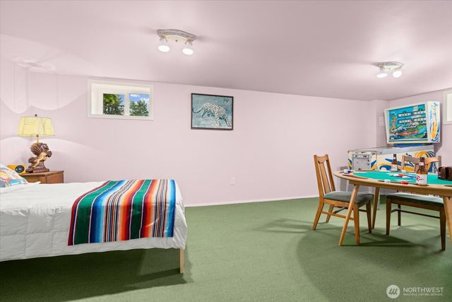 908 N 102nd, Seattle, WA 98133