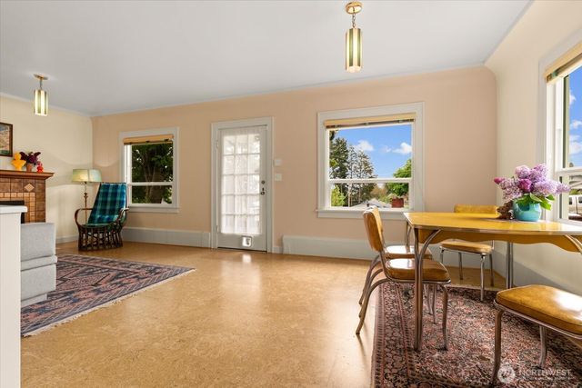 908 N 102nd, Seattle, WA 98133