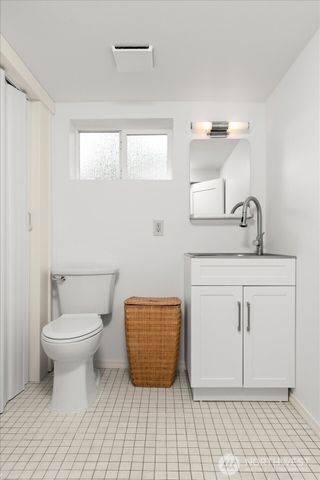 908 N 102nd, Seattle, WA 98133